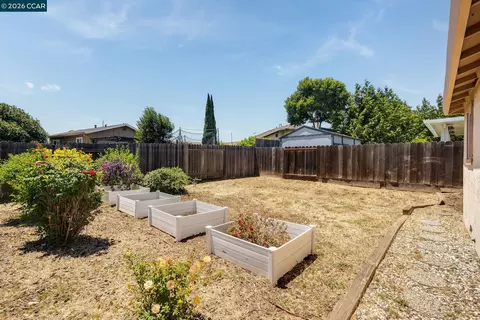 Exterior - 4975 Silverado Dr, Fairfield, CA 94534 photo 10 of 15