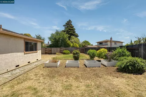 Exterior - 4975 Silverado Dr, Fairfield, CA 94534 photo 12 of 15