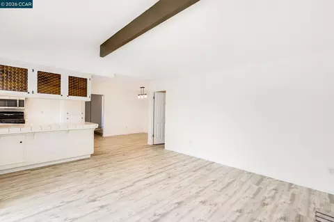Living - 4975 Silverado Dr, Fairfield, CA 94534 photo 11 of 13