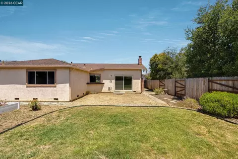 Exterior - 4975 Silverado Dr, Fairfield, CA 94534 photo 8 of 15