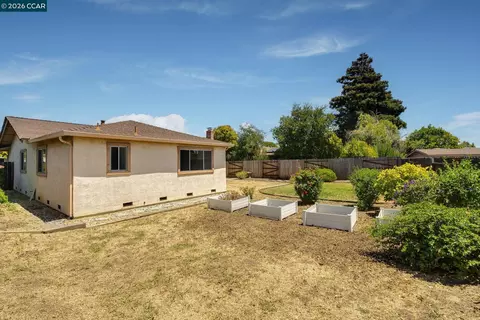 Exterior - 4975 Silverado Dr, Fairfield, CA 94534 photo 13 of 15