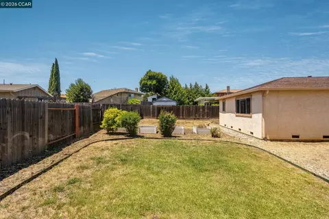 Exterior - 4975 Silverado Dr, Fairfield, CA 94534 photo 9 of 15