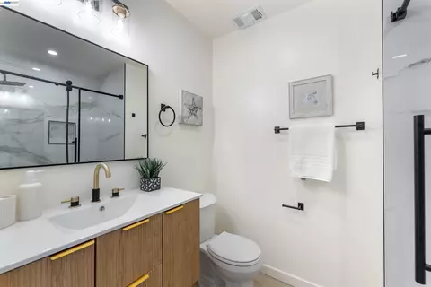 Bath - 7832 Gardella Dr, Dublin, CA 94568 photo 3 of 4