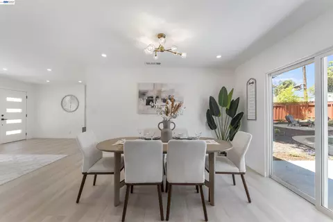 Dining - 7832 Gardella Dr, Dublin, CA 94568 photo 7 of 8