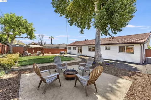 Exterior - 7832 Gardella Dr, Dublin, CA 94568 photo 18 of 21