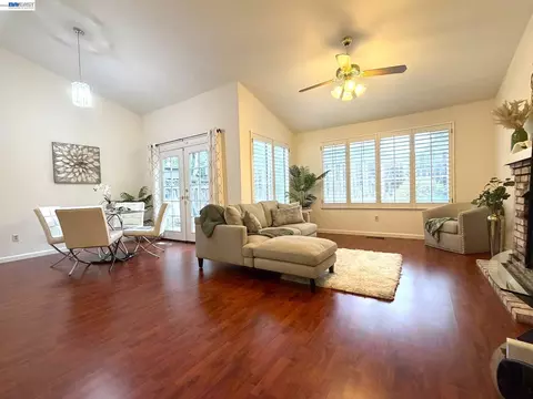 Living - 11651 Rolling Hills Pl, Dublin, CA 94568 photo 2 of 2