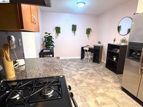 Kitchen - 11651 Rolling Hills Pl, Dublin, CA 94568 photo 2 of 2