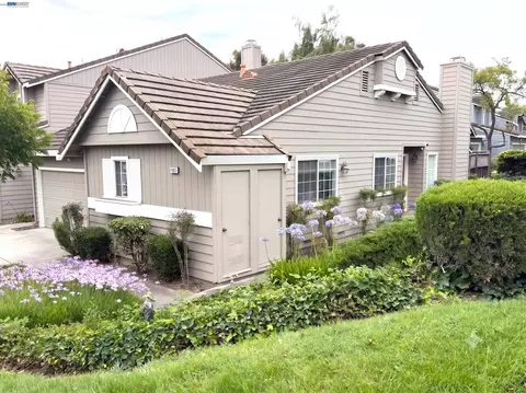 Exterior - 11651 Rolling Hills Pl, Dublin, CA 94568 photo 2 of 5