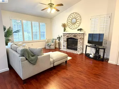 Living - 11651 Rolling Hills Pl, Dublin, CA 94568 photo 1 of 2