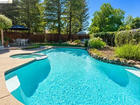 1400 Valencia Ct, Brentwood, CA 94513