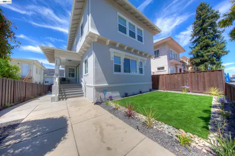 1043 E 18th St, Oakland, CA 94606