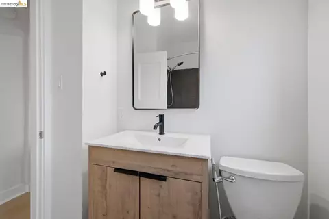 Bath - 2600 Sacramento St, Berkeley, CA 94702 photo 4 of 6