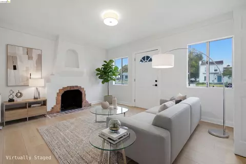 Living - 2600 Sacramento St, Berkeley, CA 94702 photo 3 of 7