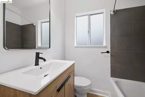Bath - 2600 Sacramento St, Berkeley, CA 94702 photo 1 of 6