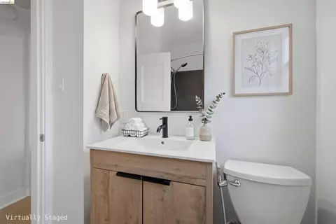 Bath - 2600 Sacramento St, Berkeley, CA 94702 photo 3 of 6