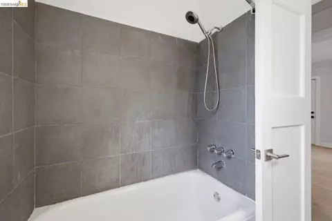 Bath - 2600 Sacramento St, Berkeley, CA 94702 photo 2 of 6
