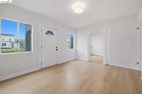 Living - 2600 Sacramento St, Berkeley, CA 94702 photo 5 of 7
