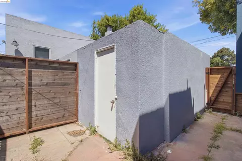 Exterior - 2600 Sacramento St, Berkeley, CA 94702 photo 3 of 11