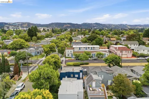 View/Area - 2600 Sacramento St, Berkeley, CA 94702 photo 3 of 6