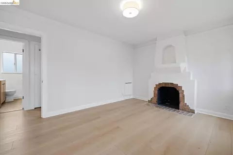 Living - 2600 Sacramento St, Berkeley, CA 94702 photo 6 of 7