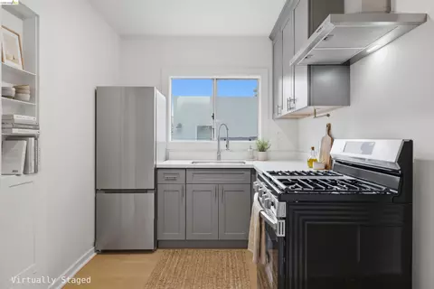 Kitchen - 2600 Sacramento St, Berkeley, CA 94702 photo 2 of 4