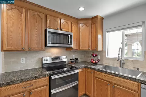 Kitchen - 2674 E Olivera Rd, Concord, CA 94519 photo 3 of 7