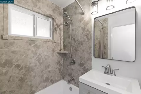 Bath - 2674 E Olivera Rd, Concord, CA 94519 photo 3 of 3