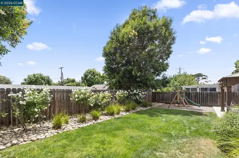 Exterior - 2674 E Olivera Rd, Concord, CA 94519 photo 11 of 12