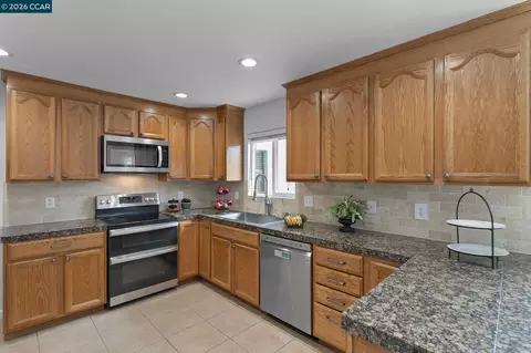 Kitchen - 2674 E Olivera Rd, Concord, CA 94519 photo 2 of 7