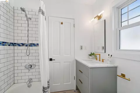 Bath - 1615 Buena Ave, Berkeley, CA 94703 photo 2 of 3