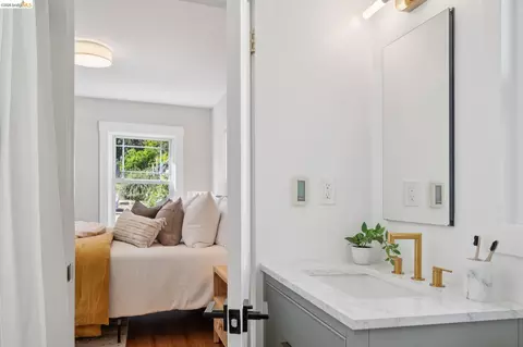 Bath - 1615 Buena Ave, Berkeley, CA 94703 photo 1 of 3