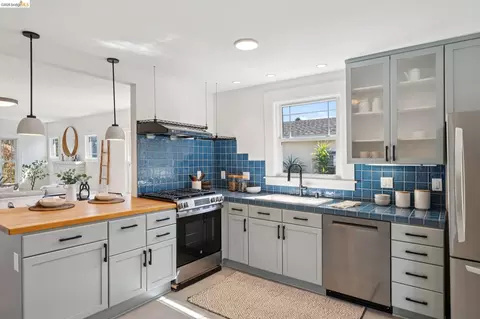 Kitchen - 1615 Buena Ave, Berkeley, CA 94703 photo 4 of 7