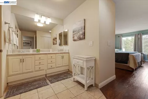 Bath - 4 Shepherds Knl, Pebble Beach, CA 93953 photo 3 of 3
