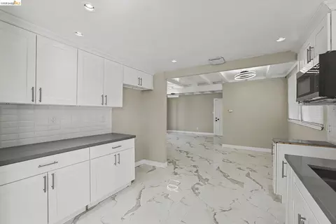 Kitchen - 4150 Brookside Dr, Pittsburg, CA 94565 photo 4 of 4
