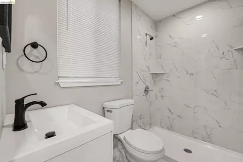 Bath - 4150 Brookside Dr, Pittsburg, CA 94565 photo 3 of 3
