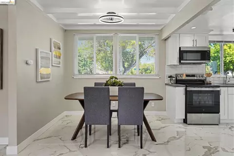 Dining - 4150 Brookside Dr, Pittsburg, CA 94565 photo 3 of 3