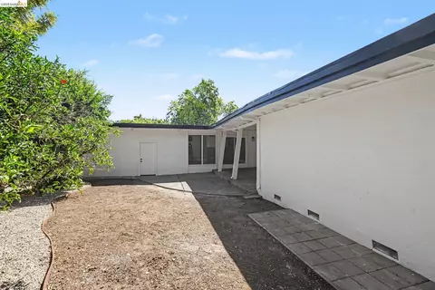 Exterior - 4150 Brookside Dr, Pittsburg, CA 94565 photo 7 of 8