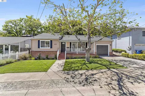 18747 Sandy Rd, Castro Valley, CA 94546