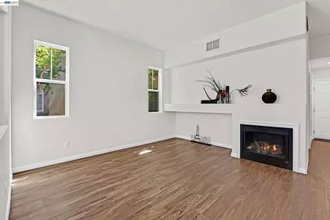 Living - 341 Imagination Pl, Milpitas, CA 95035 photo 2 of 3