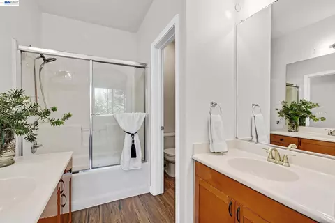 Bath - 341 Imagination Pl, Milpitas, CA 95035 photo 1 of 4