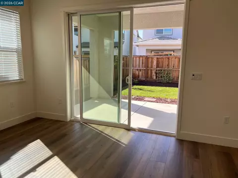 Living - 16127 Purdy Ct, Lathrop, CA 95330 photo 3 of 5