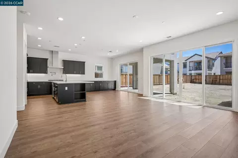 Living - 16144 Purdy Ct, Lathrop, CA 95330 photo 2 of 4