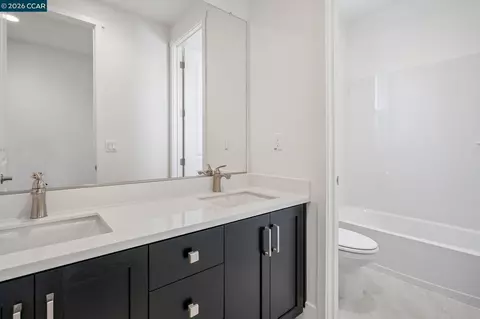 Bath - 16144 Purdy Ct, Lathrop, CA 95330 photo 4 of 4