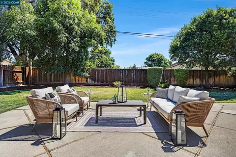 Exterior - 8569 Wicklow Ln, Dublin, CA 94568 photo 4 of 8