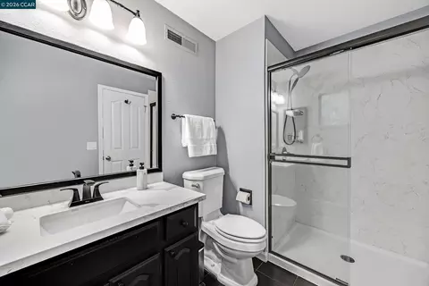 Bath - 8569 Wicklow Ln, Dublin, CA 94568 photo 4 of 5