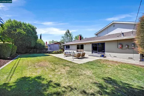 Exterior - 8569 Wicklow Ln, Dublin, CA 94568 photo 7 of 8