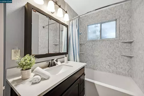 Bath - 8569 Wicklow Ln, Dublin, CA 94568 photo 1 of 5