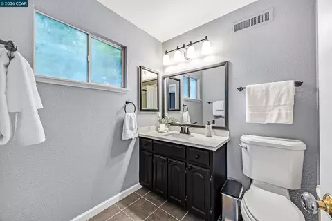 Bath - 8569 Wicklow Ln, Dublin, CA 94568 photo 3 of 5