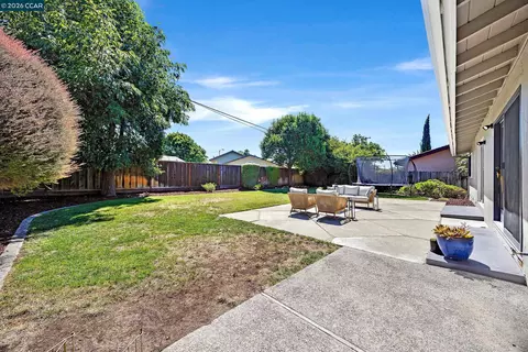 Exterior - 8569 Wicklow Ln, Dublin, CA 94568 photo 6 of 8
