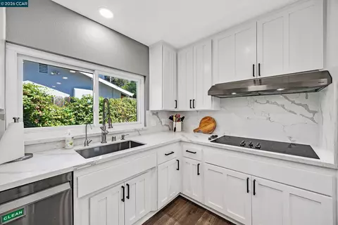 Kitchen - 8569 Wicklow Ln, Dublin, CA 94568 photo 5 of 5